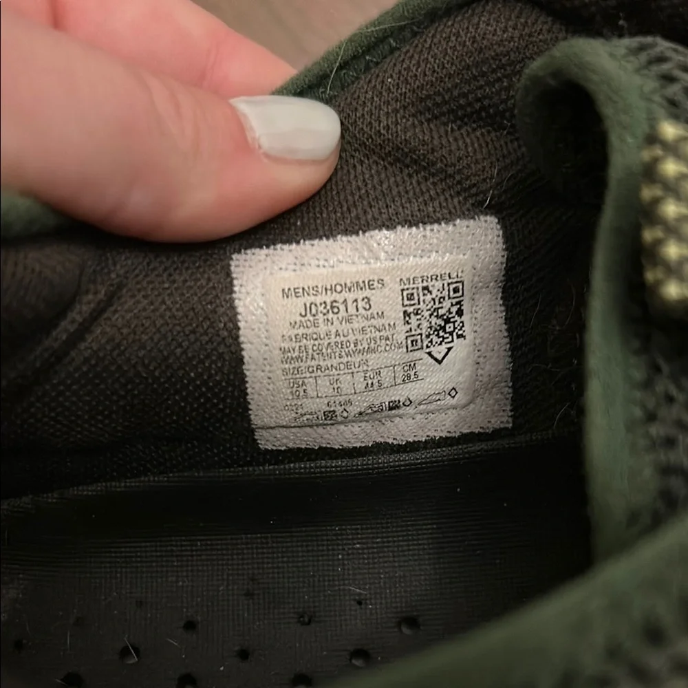 Men’s Merrill Green and Yellow Hiking Shoes - Picture 2 of 5